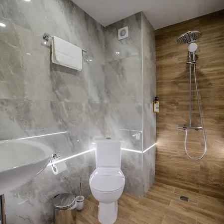 فندق Aslan Gold فارنا